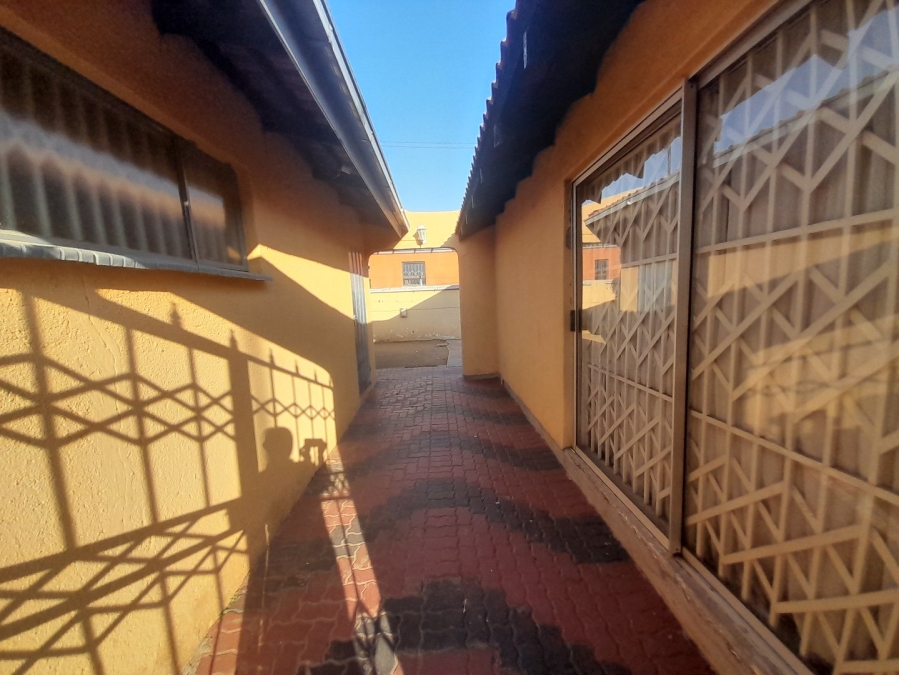 2 Bedroom Property for Sale in Mabopane Unit X North West